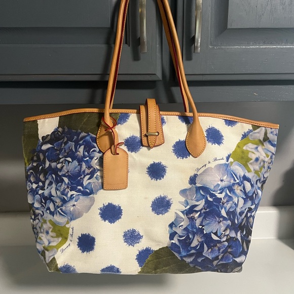 Authentic Dooney and Burke blue hydrangea tote - Picture 1 of 11